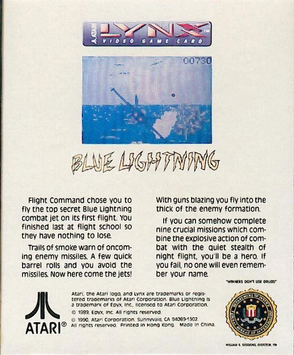 Contraportada nord-americana de Blue Lightning per a Atari Lynx, amb text en anglès i una captura de vol.