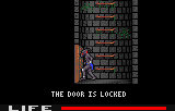 El protagonista al peu d’una escala subterrània, amb el missatge THE DOOR IS LOCKED.