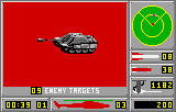 Pantalla de l’ordinador amb la imatge d’un tanc, el text ENEMY TARGETS i un radar circular verd.