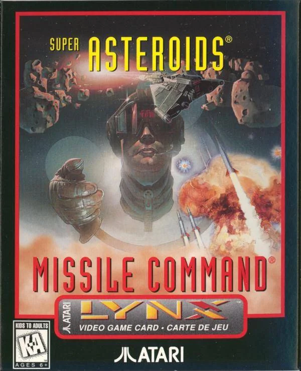 Frontal de la capsa nord-americana de Super Asteroids & Missile Command per a l’Atari Lynx, amb un pilot, una nau, asteroides i explosions.