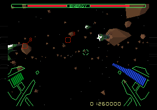 Combat en primera persona entre asteroides, amb retícula, radar, energia i puntuació visibles.