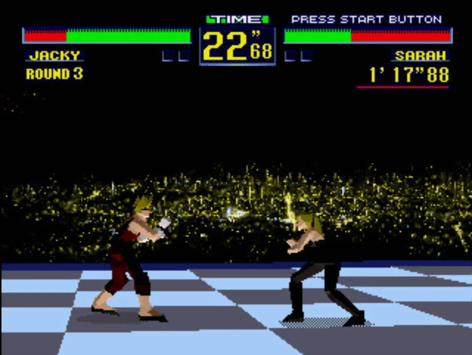Jacky i Sarah lluiten en una arena elevada davant una ciutat nocturna a Virtua Fighter per a Sega 32X.