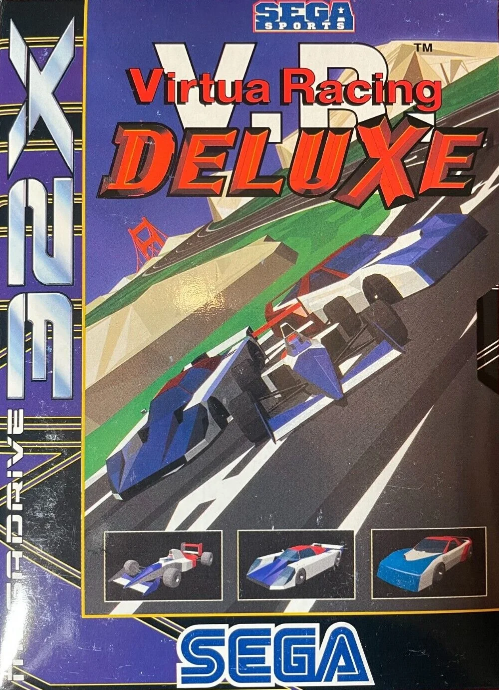 Portada europea de Virtua Racing Deluxe per a Sega 32X amb tres cotxes poligonals en un circuit.