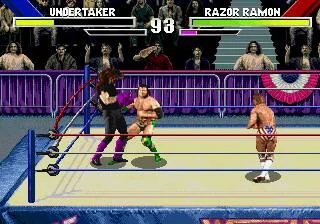 The Undertaker i Razor Ramon comparteixen el ring amb un tercer lluitador i diversos marcadors d’energia.
