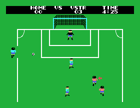 Atac de Champion Soccer davant de la porteria superior, amb diversos futbolistes perseguint la pilota.