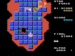 La Final Star combat una formació enemiga a l’àrea Alpha 1 mentre el marcador lateral mostra la puntuació i l’àrea actual.