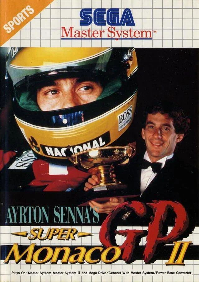 Portada europea d’Ayrton Senna’s Super Monaco GP II per a Sega Master System, amb Senna sostenint un trofeu al costat del seu casc.