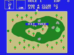Camp de Champion Golf amb el missatge HIT TREE després que la trajectòria impacti contra un arbre.