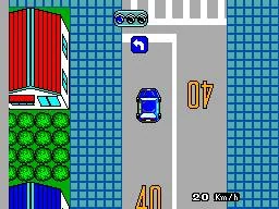 Cotxe blau circulant per una via urbana amb velocímetre, distància i un senyal de gir.