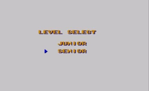 Menú de selecció de dificultat amb les opcions Junior i Senior i el cursor situat a Senior.