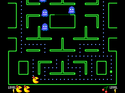 Ms. Pac-Man dins del primer laberint mentre diversos fantasmes apareixen de color blau i es poden menjar.