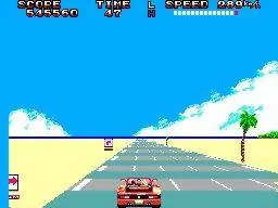 El descapotable vermell d’OutRun circula per una carretera costanera amb la puntuació, el temps i la velocitat visibles.