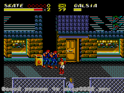 Skate combat dos enemics alhora en un carrer nocturn de Streets of Rage 2 per a Master System.
