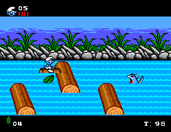 Hefty Smurf viatja damunt d’un tronc per un riu mentre un ocell vola sobre l’aigua.