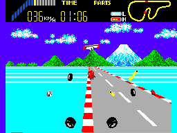 Monoplaça accidentat a World Grand Prix, amb pneumàtics i peces escampats al costat de la pista.